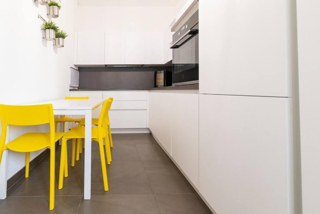 Casa Di Nonna Franca Apartment Brindisi Bagian luar foto